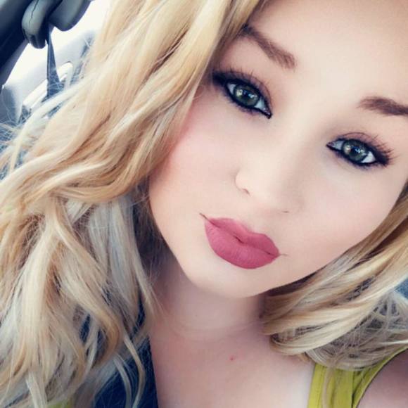 Meet your Posher, Lorena - Picture 1 of 1